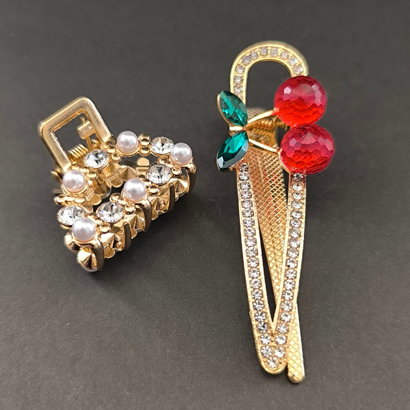 Pinza y Pirañita Metálica Decorativa con Cristales y Perlas para Cabello - Image 4