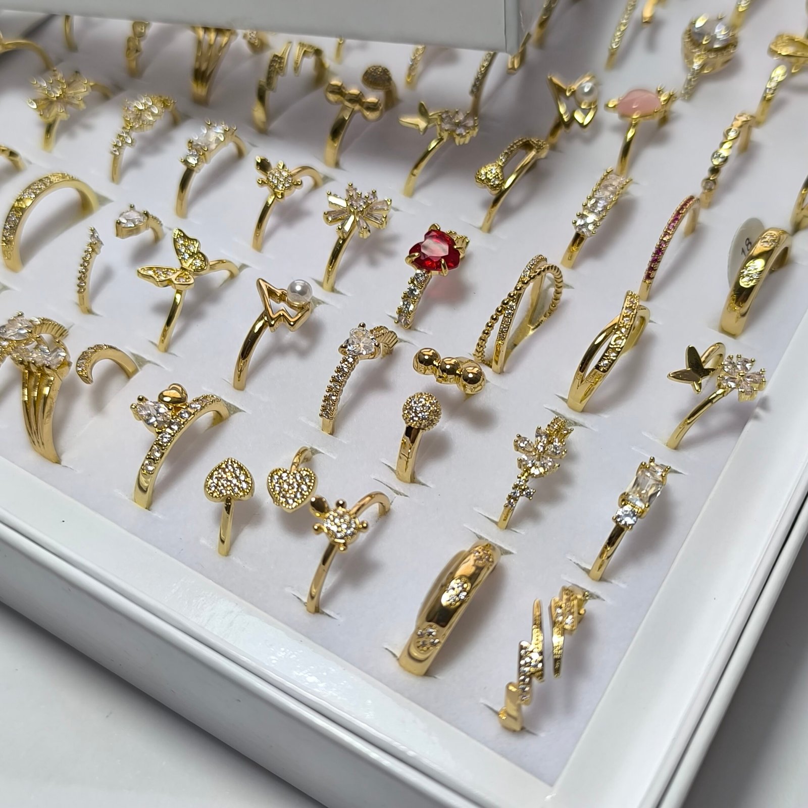 Anillos Dorados de Acero Inoxidable Ajustables para Mujer | Set 100 Diseños Elegantes y Modernos