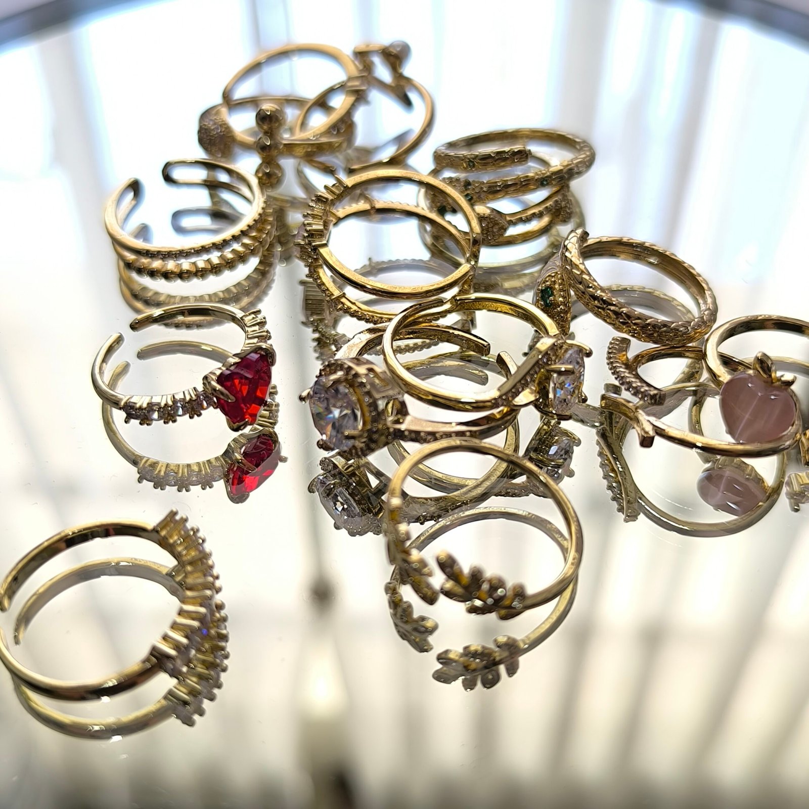 Anillos Dorados de Acero Inoxidable Ajustables para Mujer | Set 100 Diseños Elegantes y Modernos - Image 4