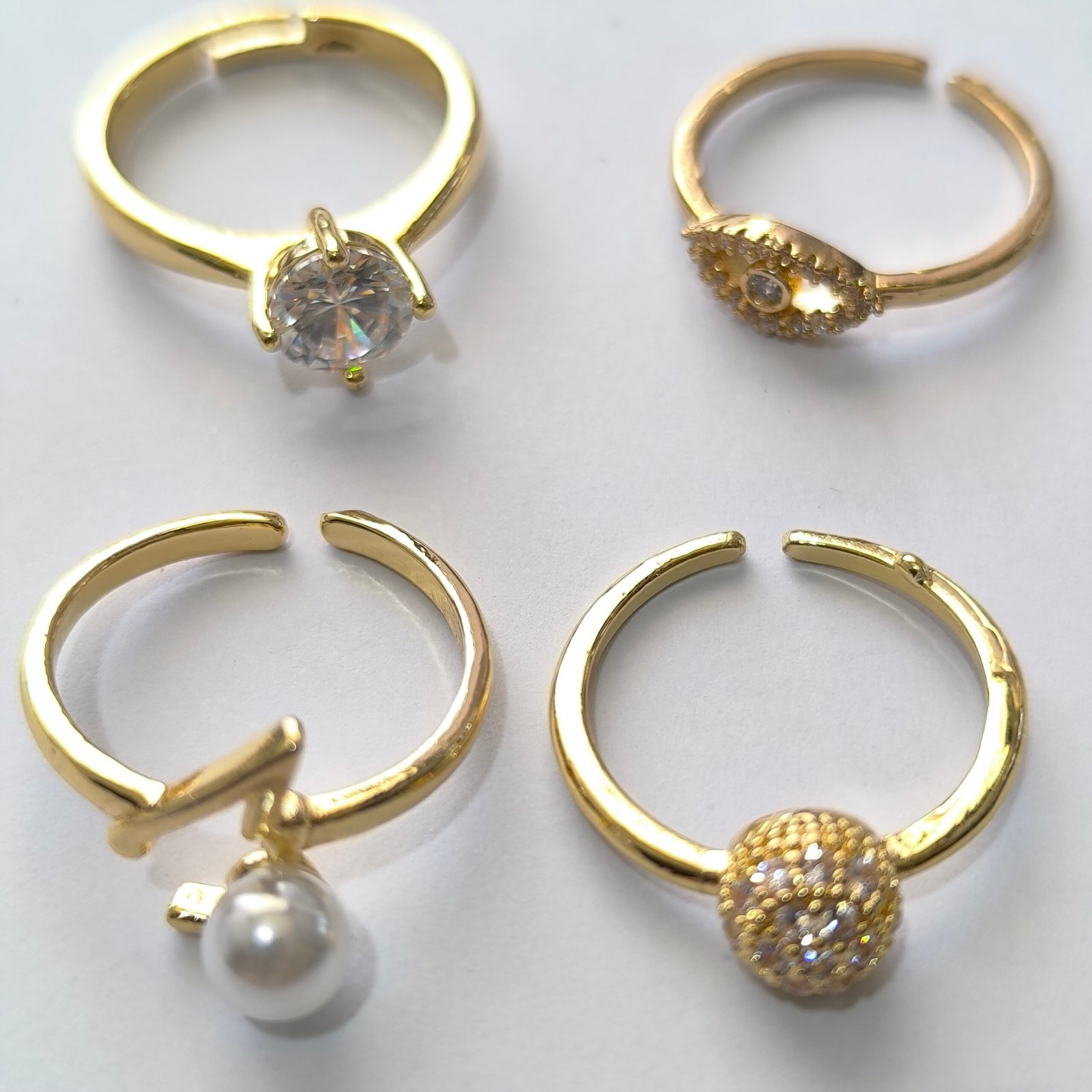 Anillos Dorados Surtidos con Cristales y Detalles | Set de 100 Piezas Modelos Variados Ajustables - Image 2