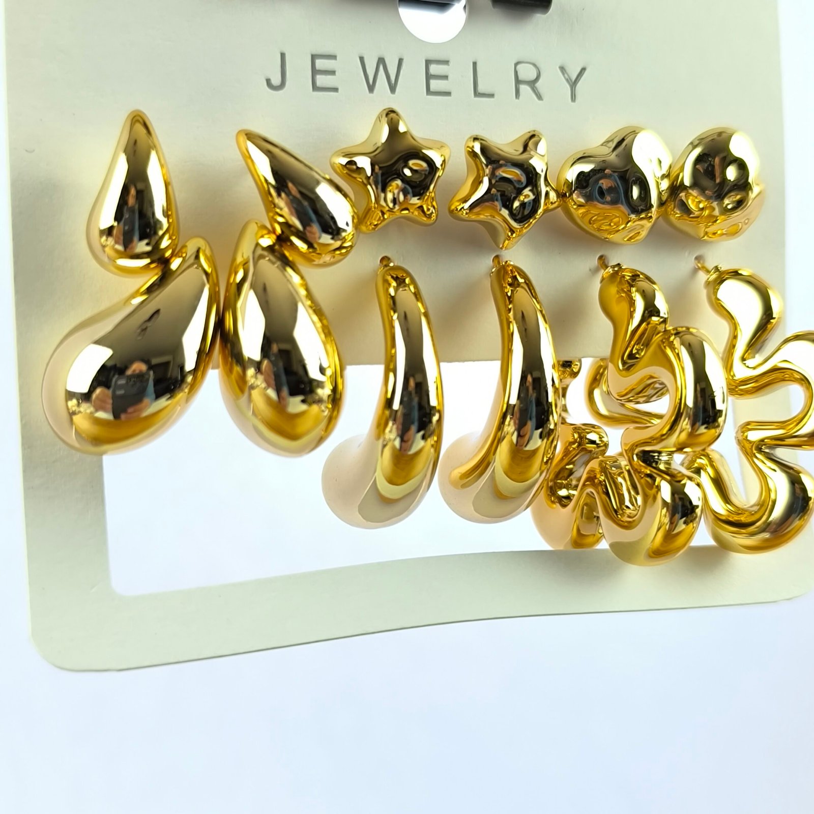 Set de Aretes Dorados Surtidos para Mujer | Pendientes de Moda en Acrílico Brillante - Image 2