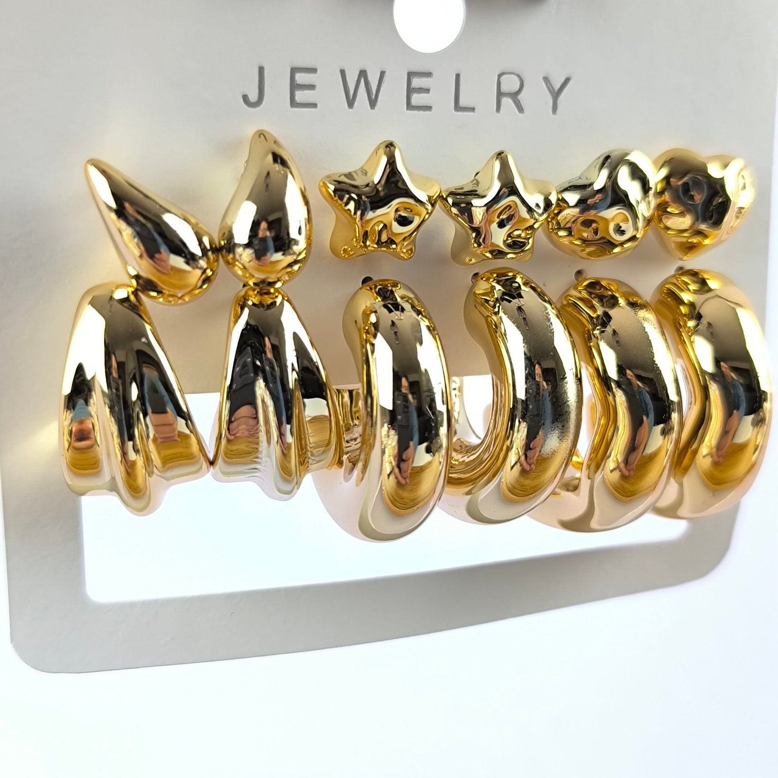 Set de Aretes Dorados Surtidos para Mujer | Pendientes de Moda en Acrílico Brillante - Image 3