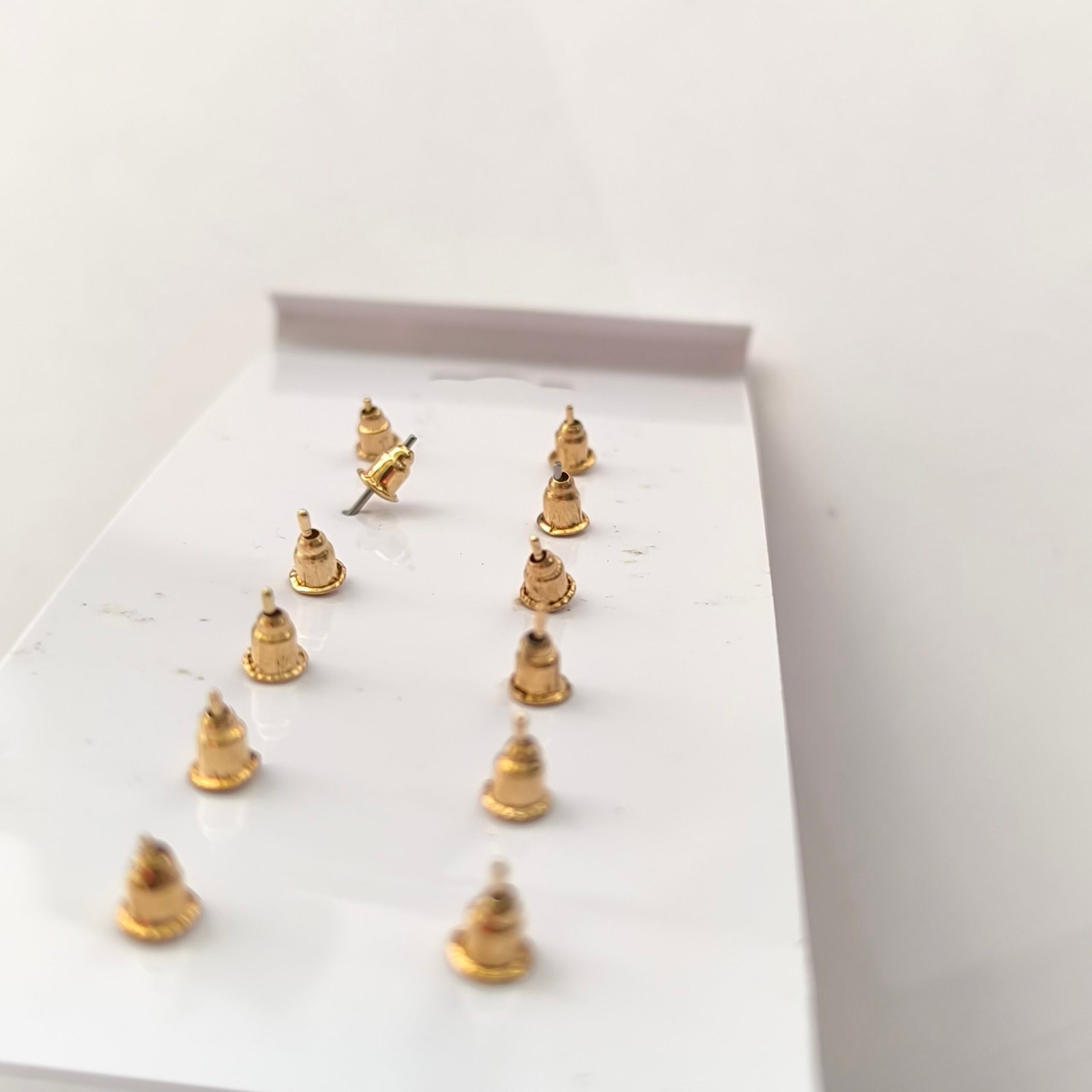Set de Aretes Pequeños para Mujer 6 Pares | Diseño Floral y Corazones - Image 5