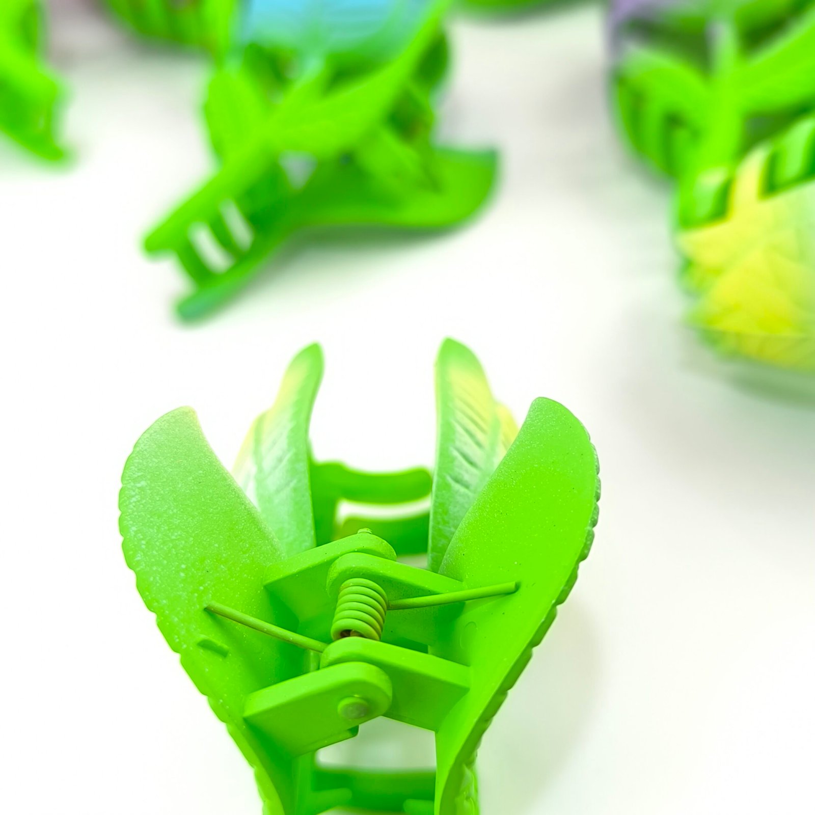 Pirañas Tulipán para Cabello en Colores Vibrantes | Pack 12 Unidades Resistentes y Juveniles - Image 9