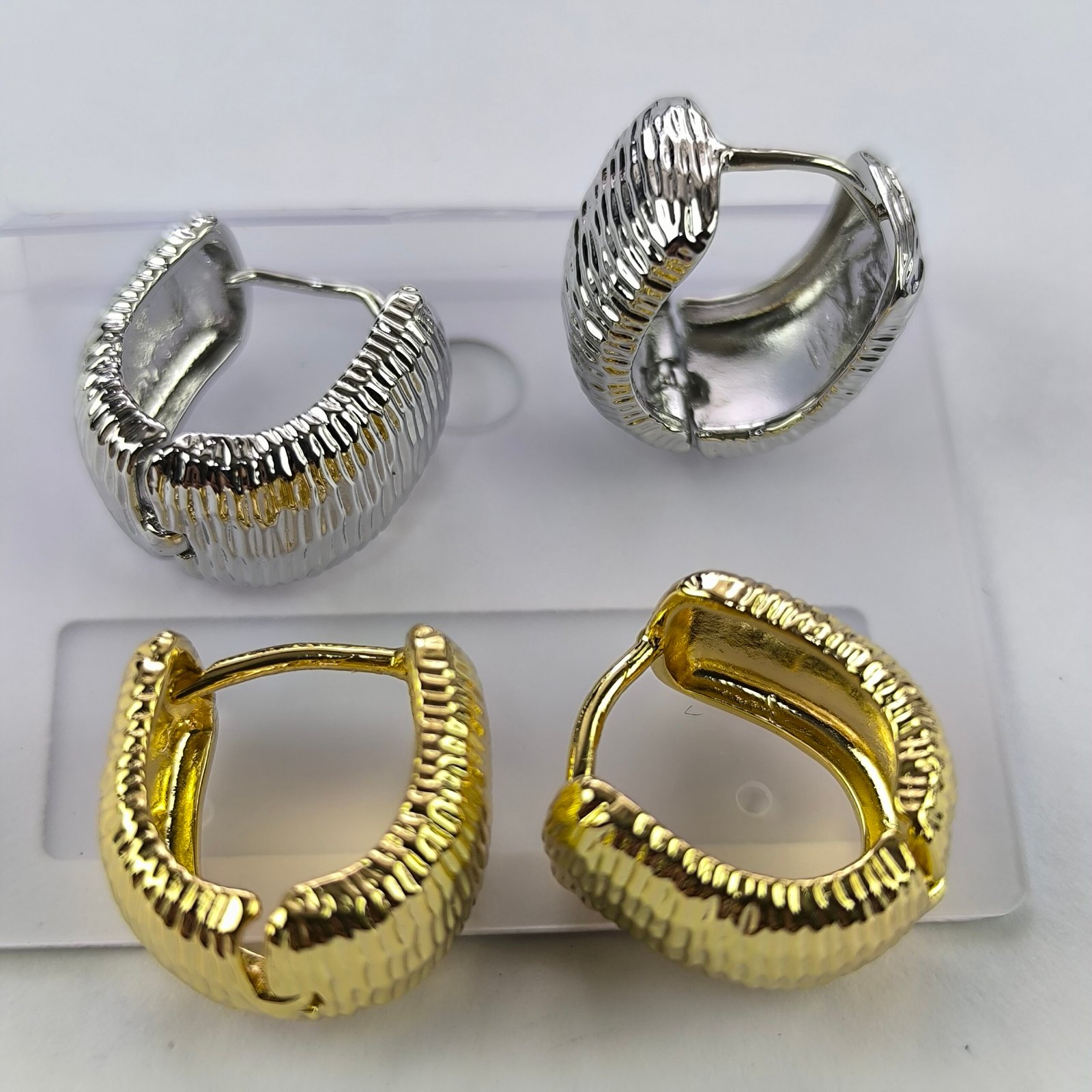 Aretes Aro Texturizados Tipo Acordeón en Acero Inoxidable | Diseño Elegante Dorado y Plateado Pack 12 Pares - Image 8