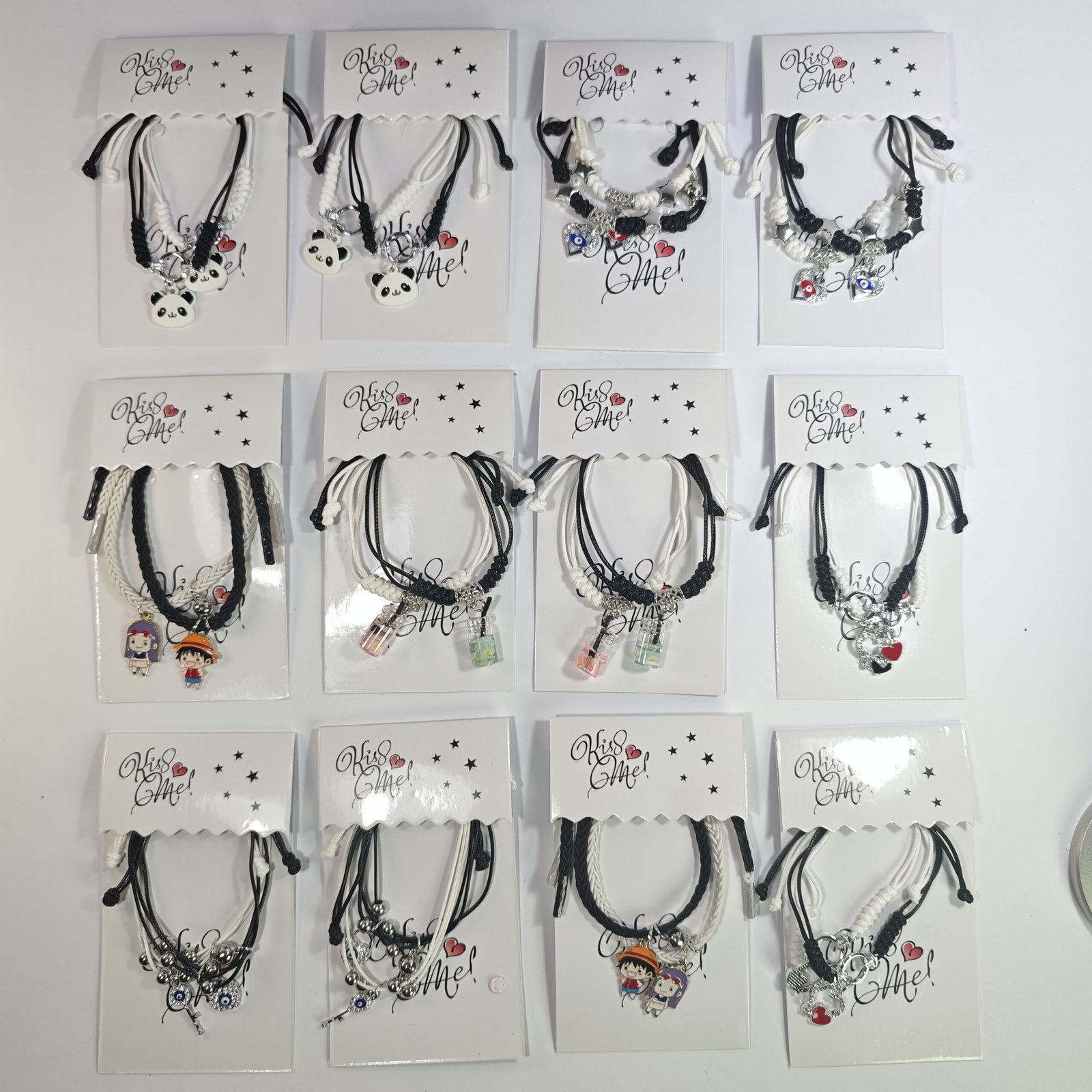 Pulseras Ajustables Blanco y Negro con Dijes Surtidos | Pack por Mayor para Mujer y Jóvenes - Image 8